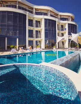 Отель в Крыму с бассейном